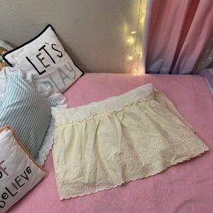 Vintage Pale Yellow Eyelet Lace Dust Ruffle Twin